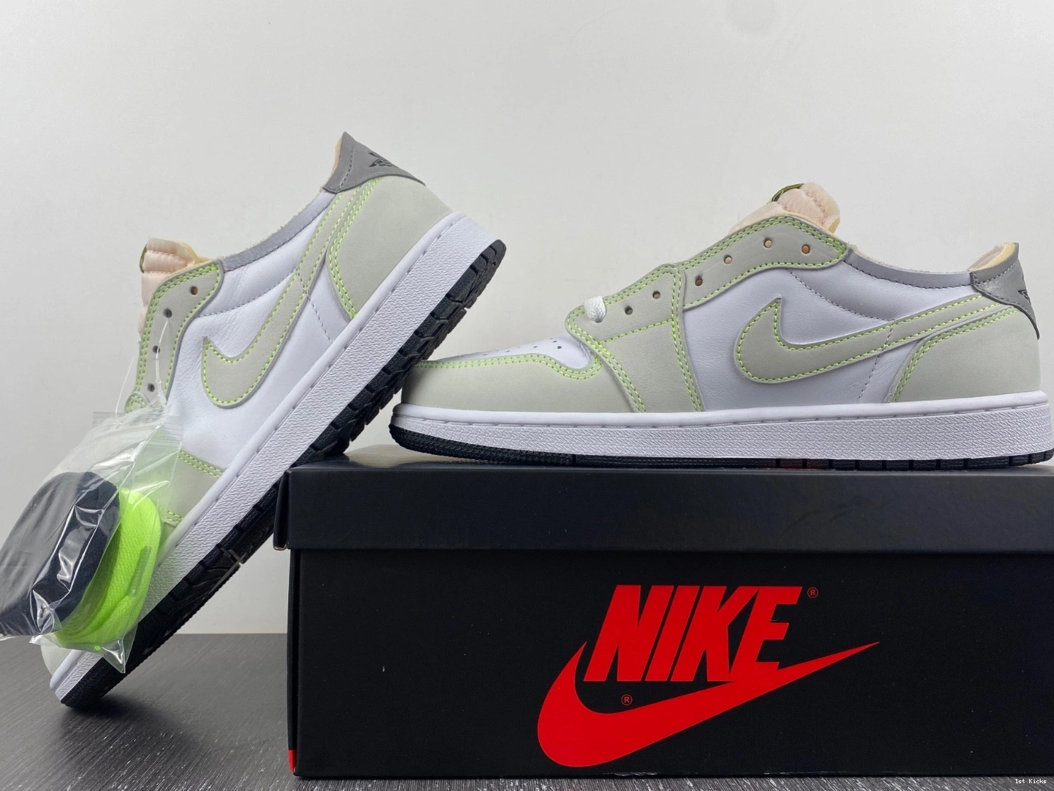 1 Black DM7837-103  Green Jordan Low White Ghost Retro 0929